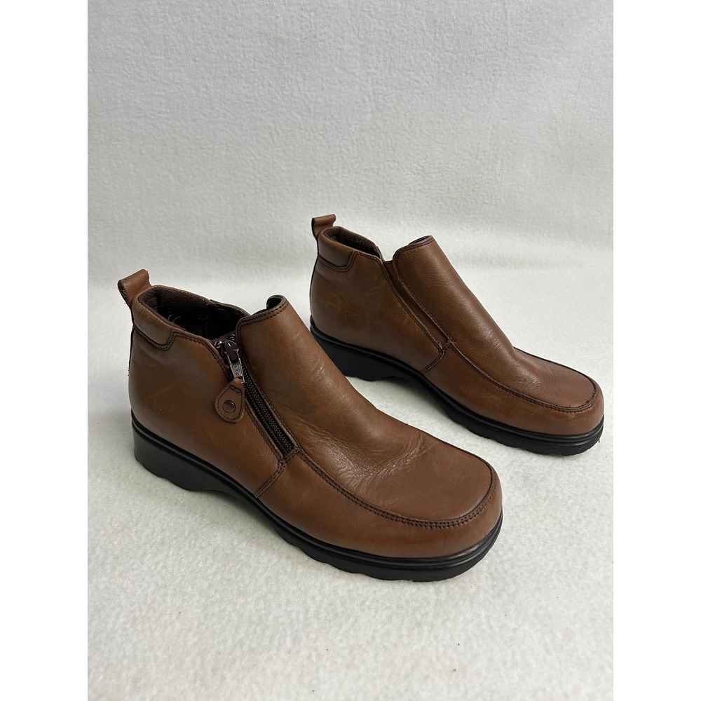 Classic Minimalist Naturalizer Womens 8.5M Brown Leather Cassi Ankle Boots